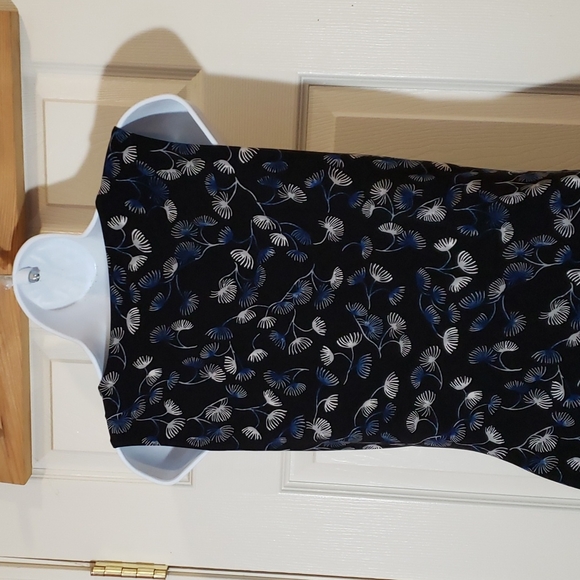 White House Black Market sleevless top - Picture 6 of 9